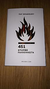 451 stupňů Fahrenheita