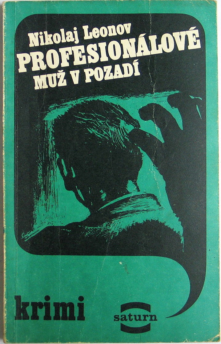 Profesionálové, Muž v pozadí