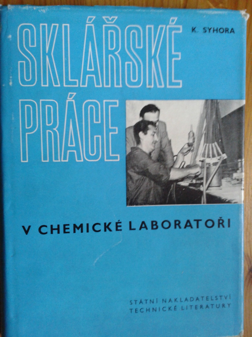 Sklářské práce v chemické laboratoři