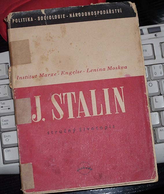 J. Stalin stručný životopis