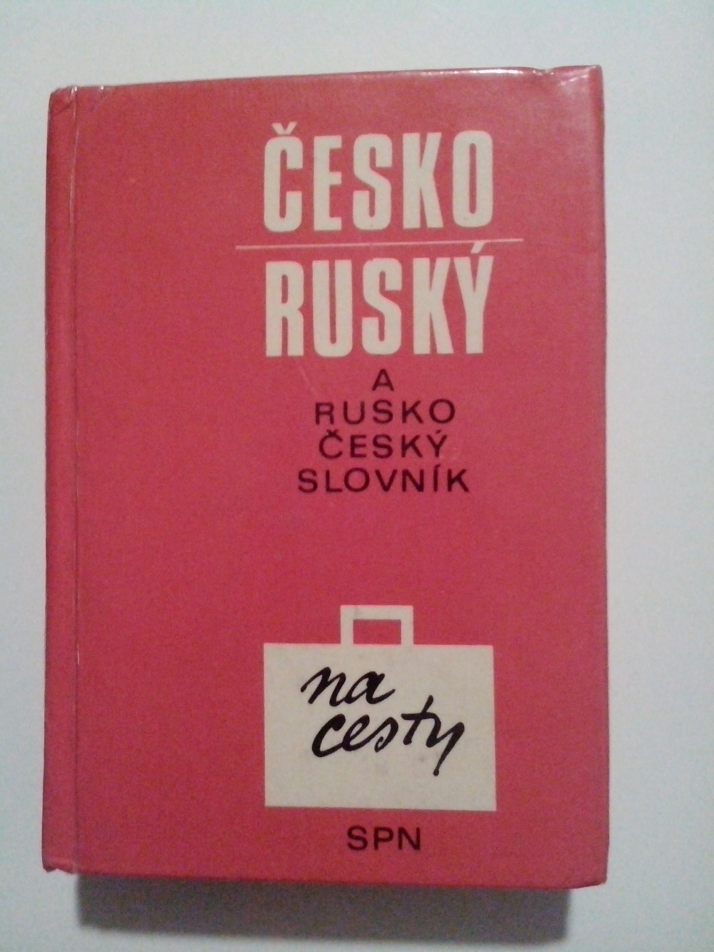 Česko-ruský a rusko-český slovník na cesty