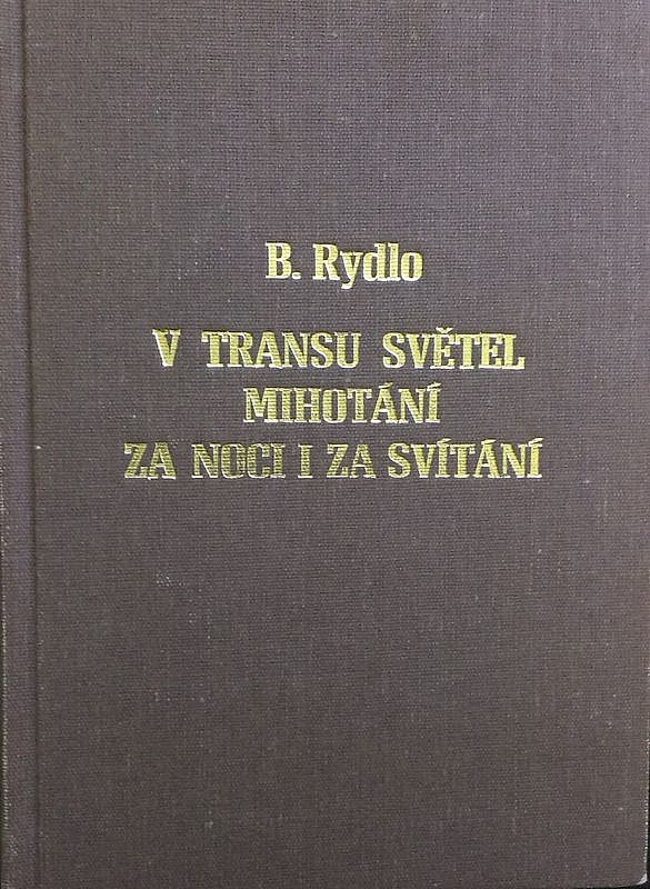 V transu světel mihotání za noci i za svítání