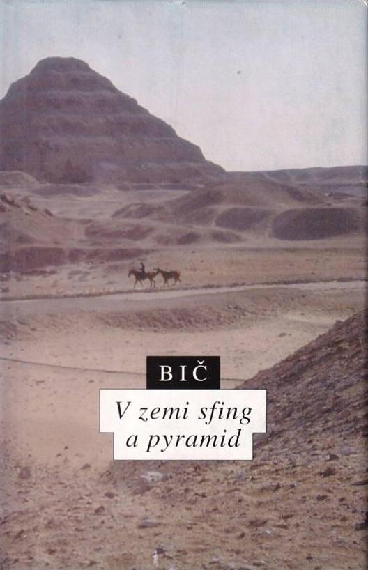 V zemi sfing a pyramid