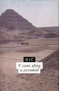 V zemi sfing a pyramid