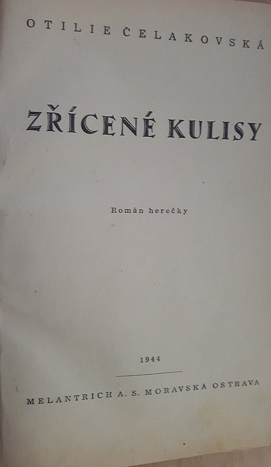 Zřícené kulisy