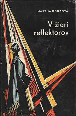 V žiari reflektorov